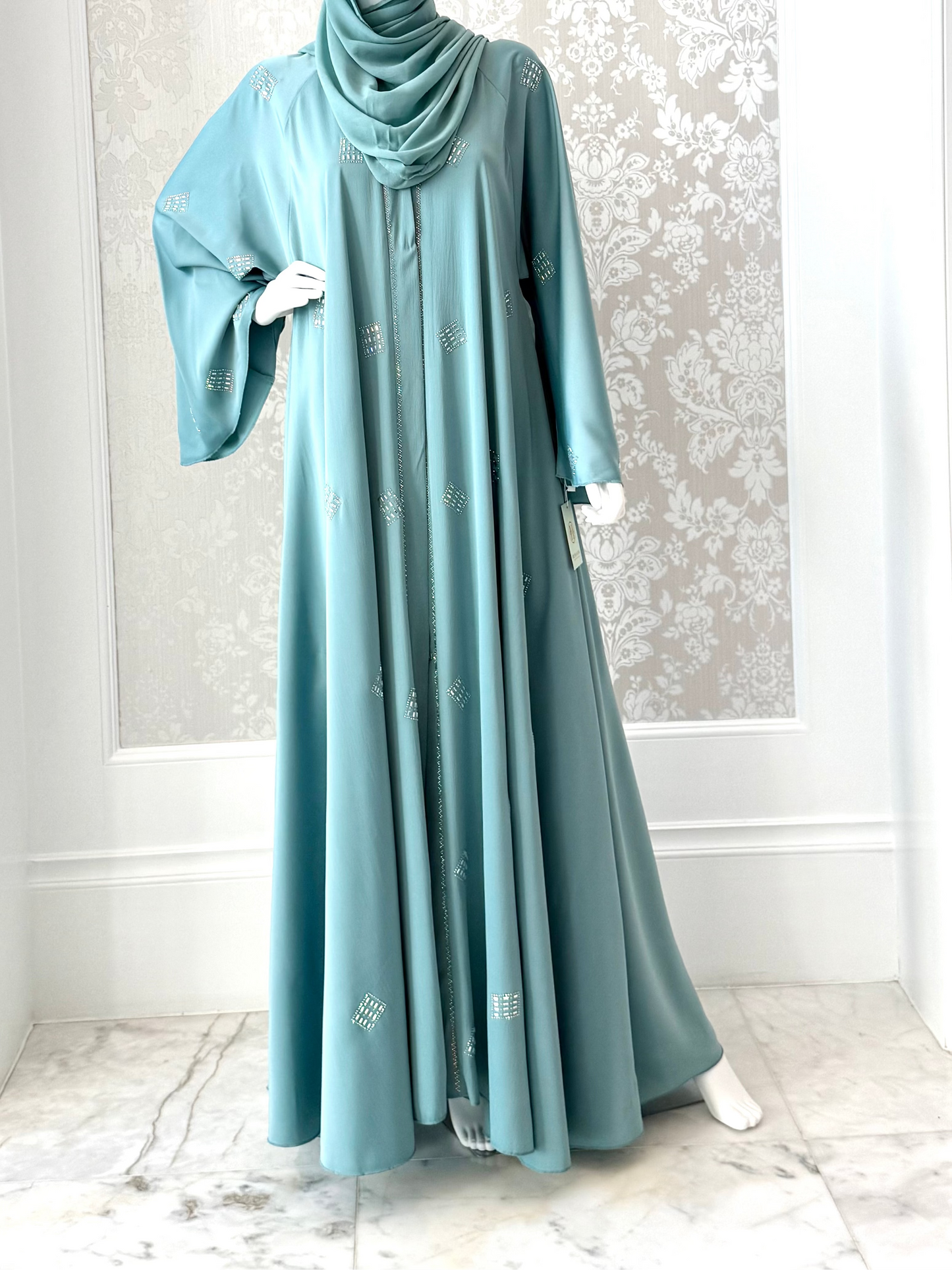 Amira Luxe Abaya